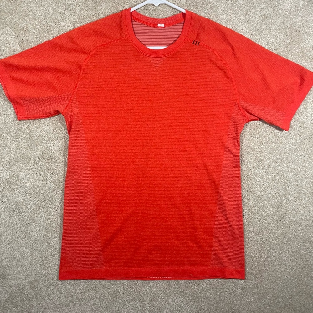Lululemon Men’s Metal Vent Tech Short Sleeve Shirt Medium (Orange)